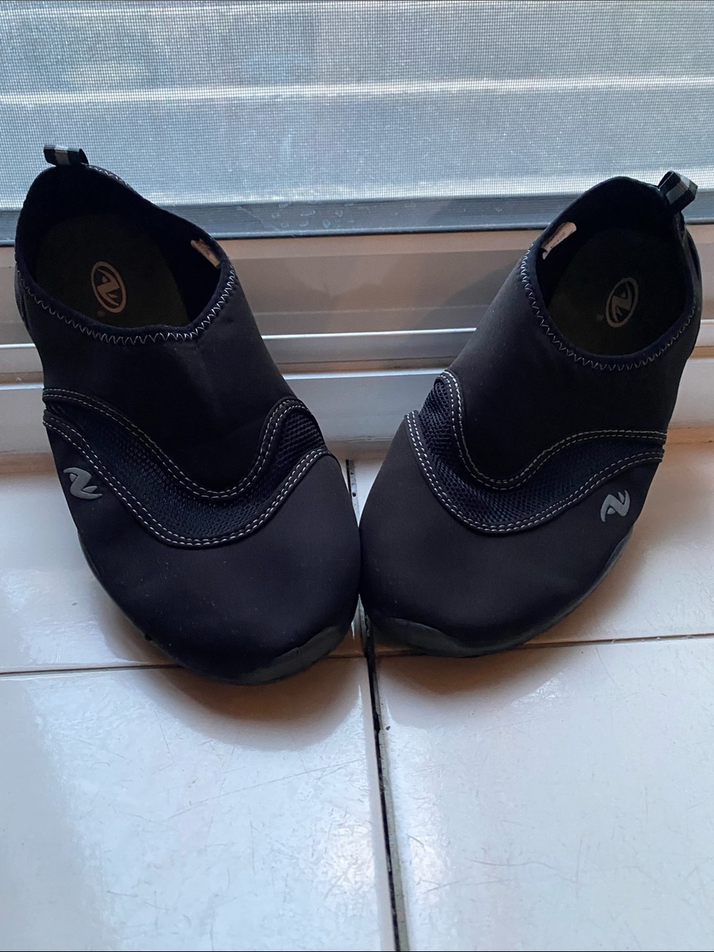 Men's Black Slip-On Water Shoes  - non slip rubber soles - size 9-10